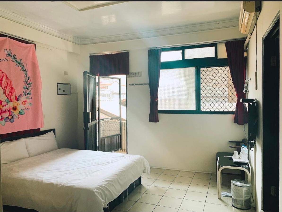 Forever Happiness Hostel Пули Екстериор снимка